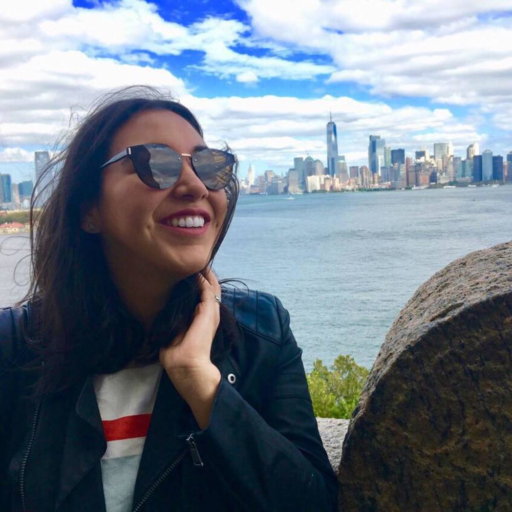 Meet your Posher, Yessenia